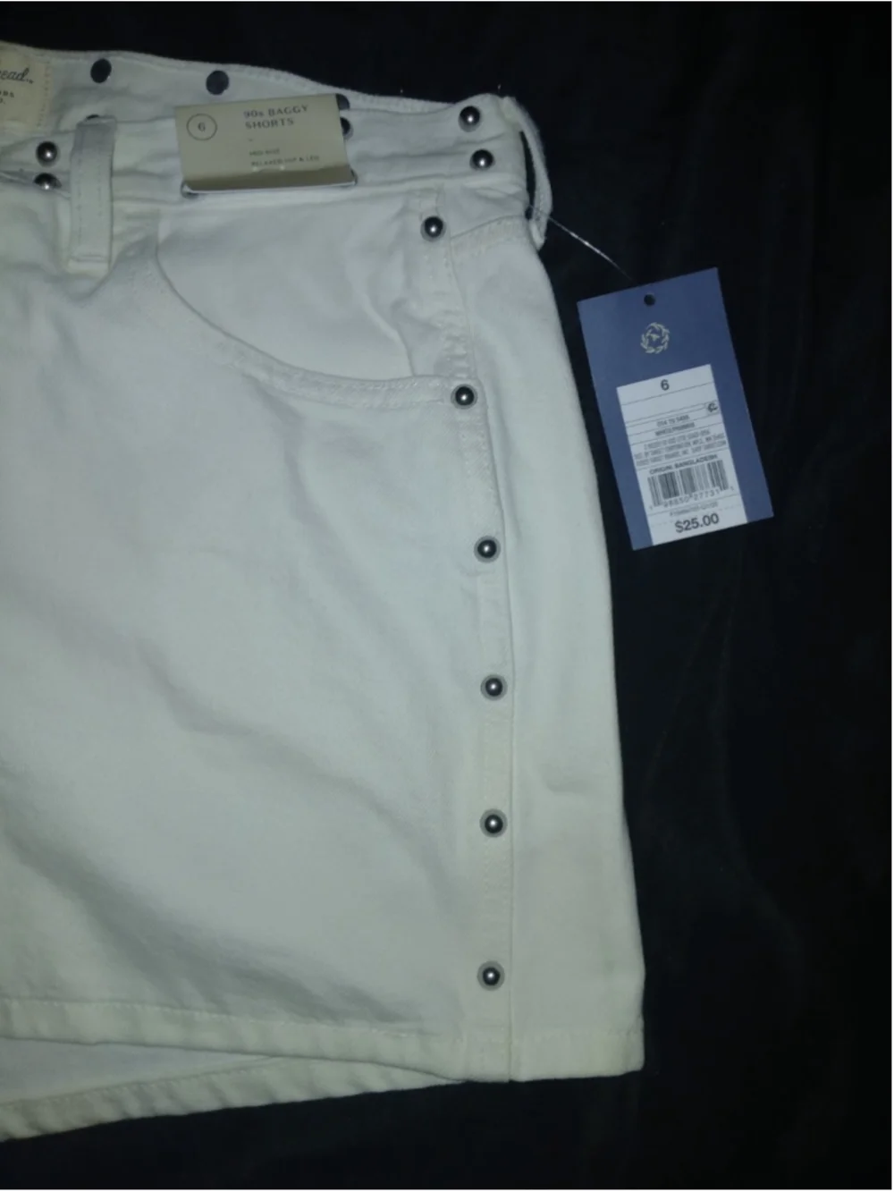 Ladies Universal Threads Baggy Shorts Size 6 Nwt